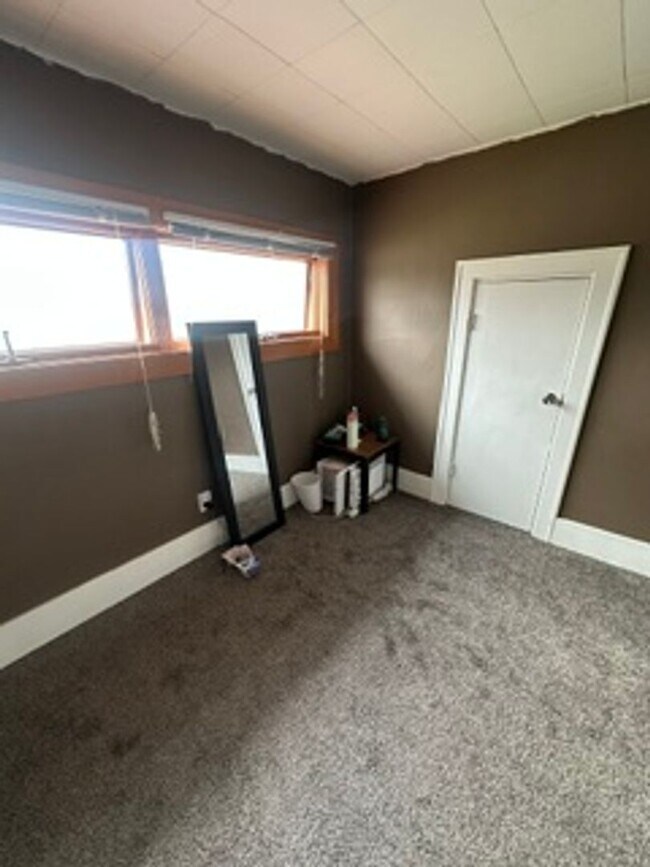 Building Photo - 3 Bed Single Family Home - Staples - Detached 3 car garage