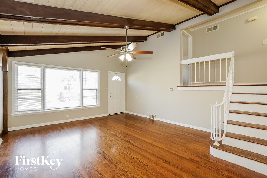 Building Photo - 10100 Lawrence Ct