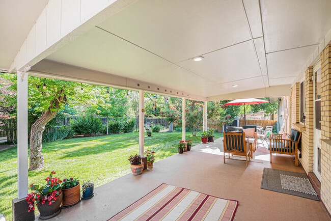 Building Photo - 8192 E Oxford Dr