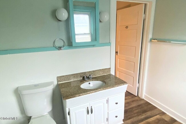 Building Photo - 163 Paine St