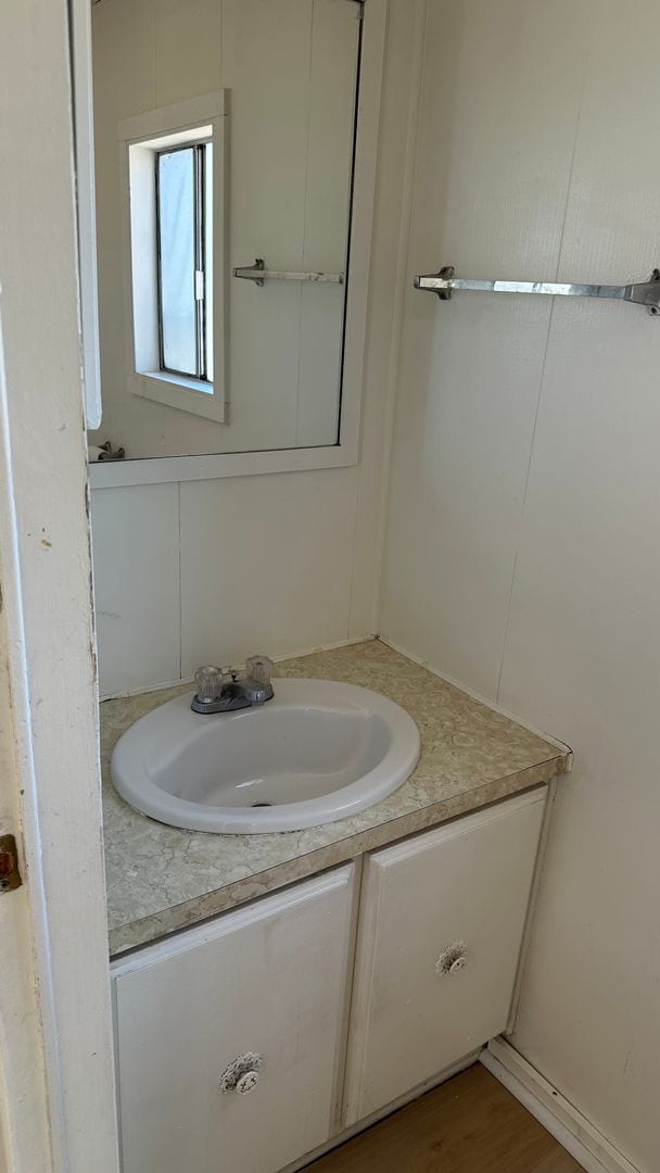 Building Photo - 2 Bedroom / 1 1/2 bathroom home in Perris