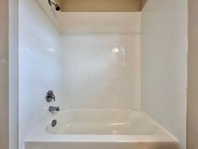 Building Photo - 202 Elm Br Trl