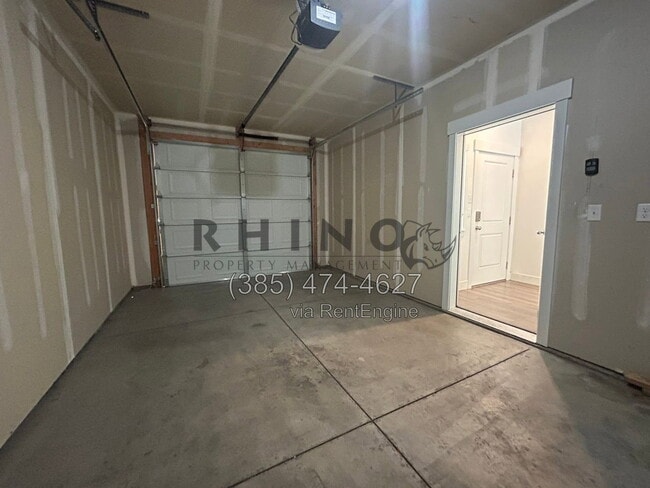 Building Photo - 352 E 1850 N