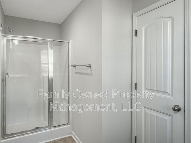 Building Photo - 540 Truman Dr