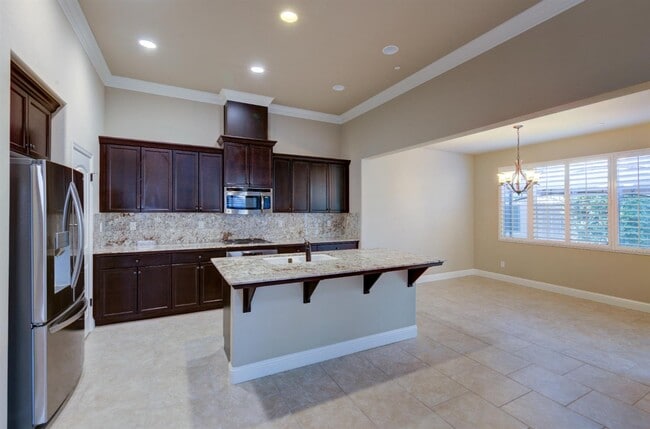 Building Photo - 4279 Heritage Ave