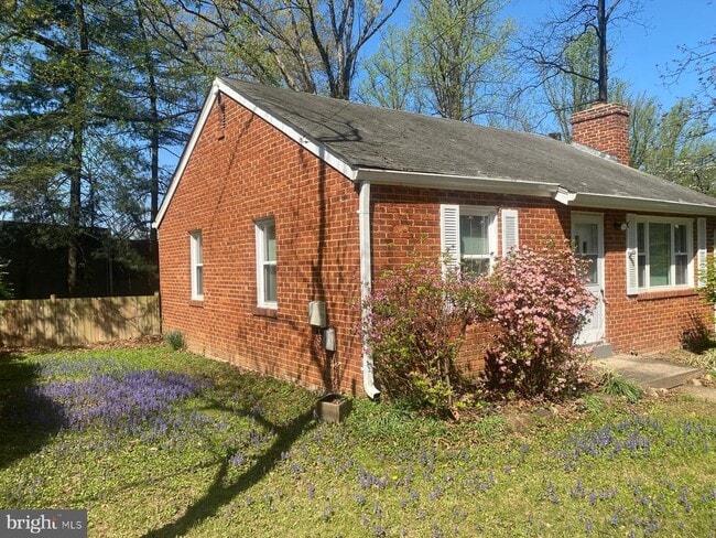 Building Photo - 2200 Greenwich St