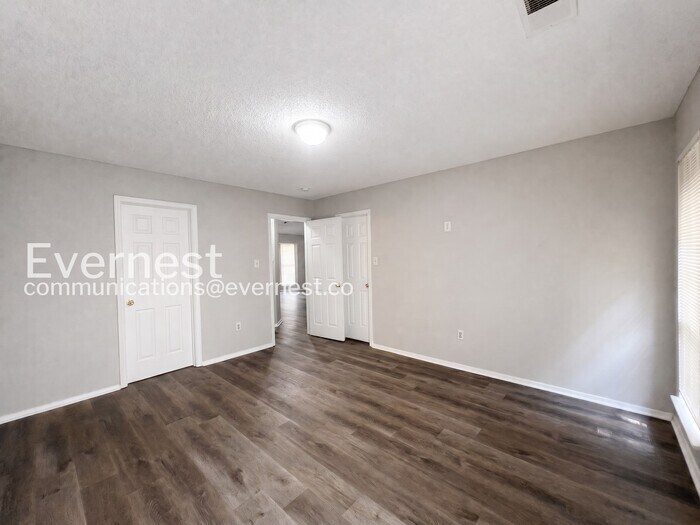 Building Photo - 7594 Iris Dr