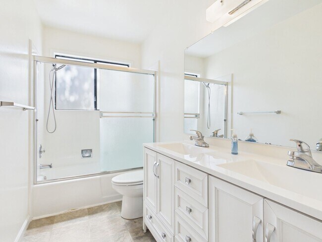 Building Photo - 4 Bedroom family home in Pebble Beach