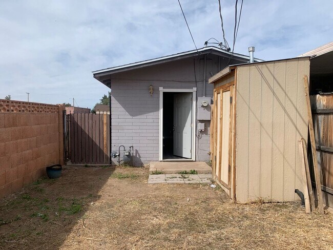 Building Photo - 1 Bedroom - 1 Bath -  Plus Office - 795 Sq...