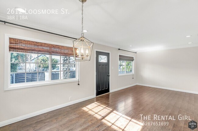 Building Photo - Spacious 3 Bedroom Single Family Home | Fu...