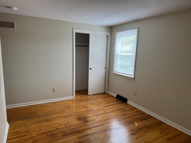 Building Photo - 4763-4765 Nugent Dr