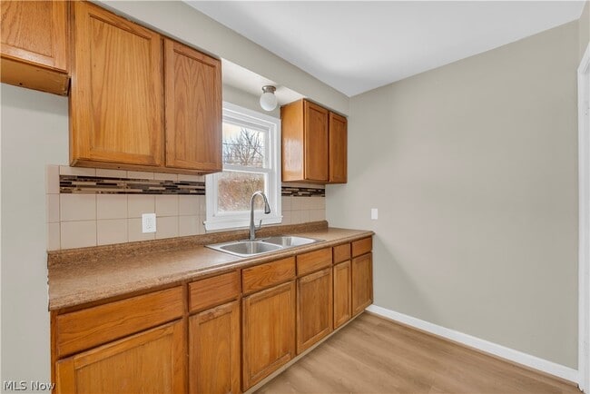 Building Photo - 12918 Eastwood Blvd