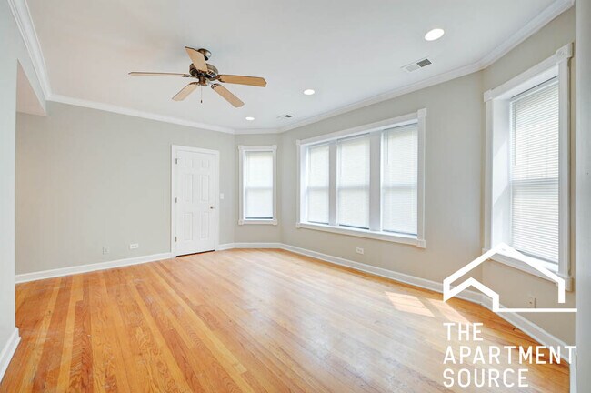Building Photo - 6442 N Leavitt St