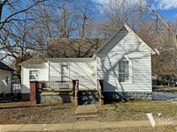 Building Photo - Cozy Two-Bedroom, One-Bathroom Rental Home...