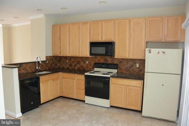 Building Photo - 5302 Chieftain Cir