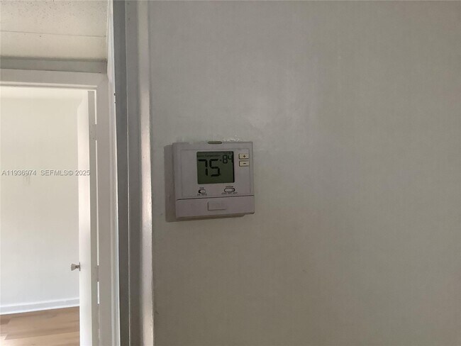 Building Photo - 420 NW 11th Ave