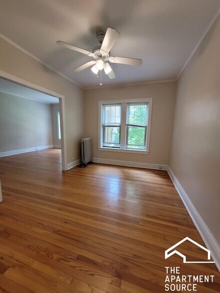 Building Photo - 910 Reba Pl
