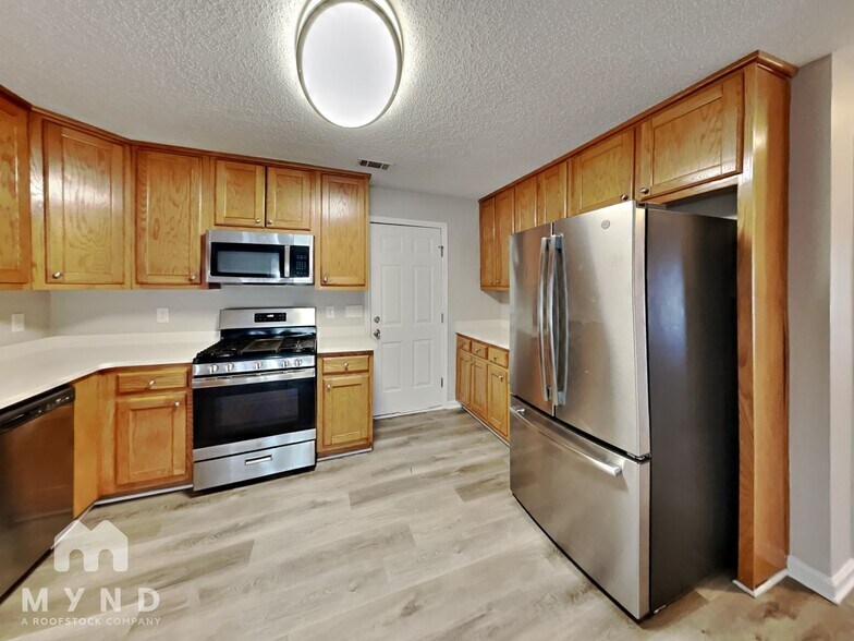 Building Photo - 203 Peachtree Glen Dr