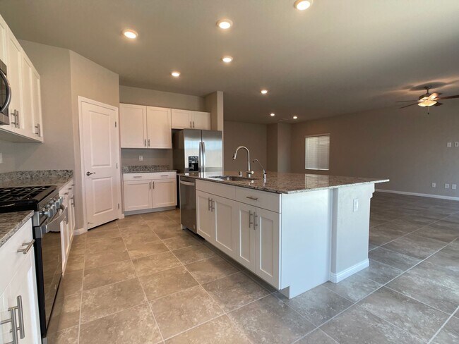 Building Photo - Brand New, Never Lived in House, located in the Southwest!