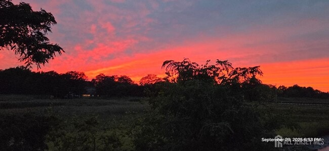 Building Photo - 177 Creek Rd