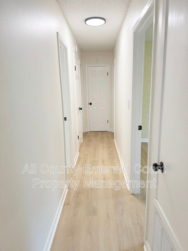 Building Photo - 504 Kelly St