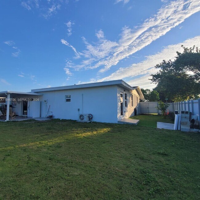 Building Photo - 19930 SW 118th Pl