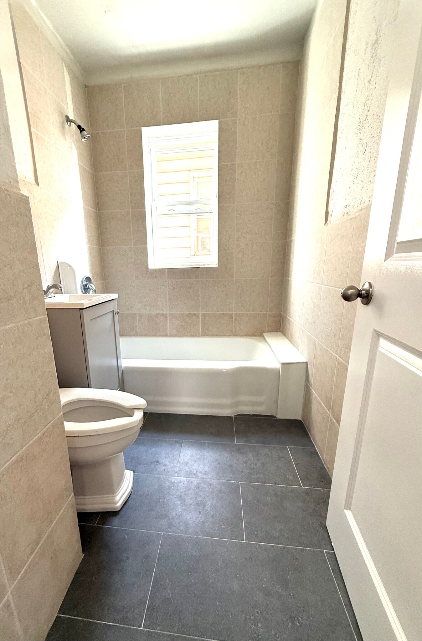 Building Photo - 189 Daly Ave