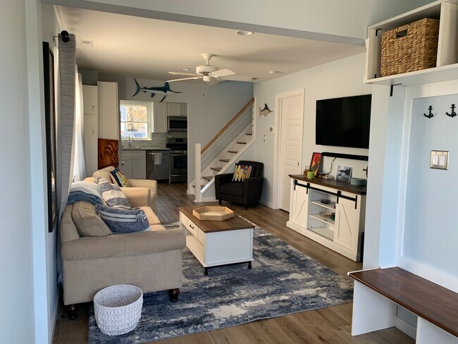 Building Photo - 602 18th Ave