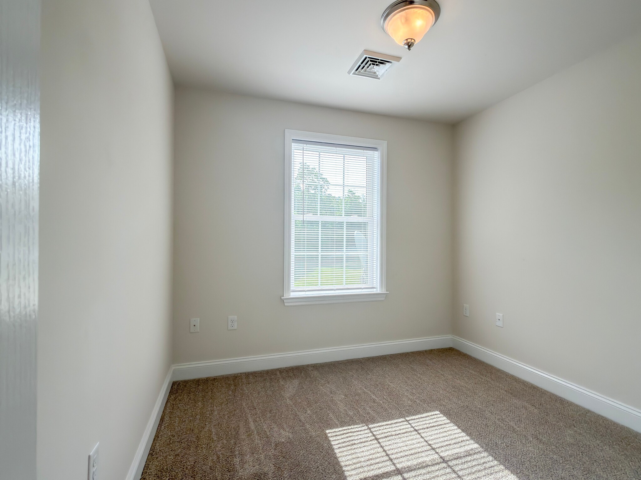 Building Photo - 141 Cedarwood Dr