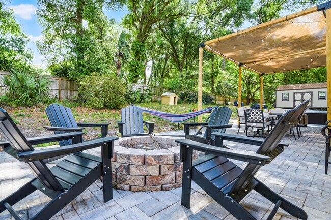 Building Photo - 889 Torchwood Dr