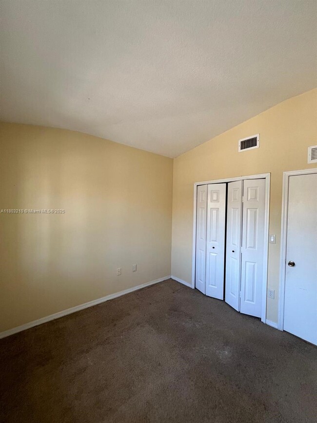 Building Photo - 1260 SE 31st Ct