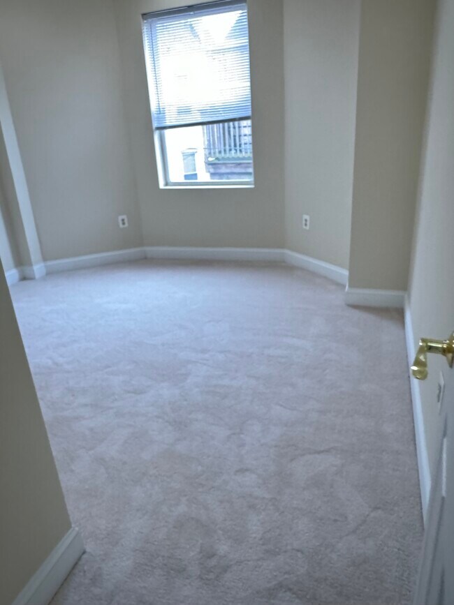 Building Photo - 760 Harvard St NW