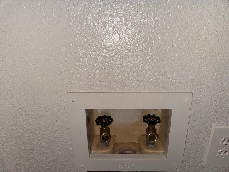 Washer hookup - 9277 Meandering Dr