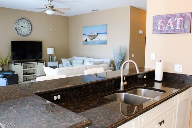 Building Photo - 16685 Lake Cir Dr