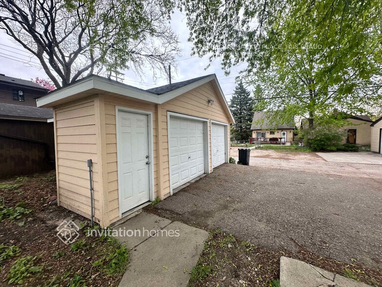 Building Photo - 4511 Snelling Ave