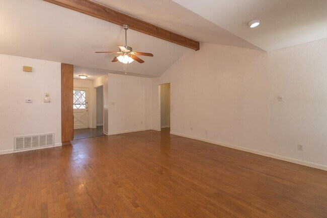 Building Photo - 10200 Missel Thrush Dr