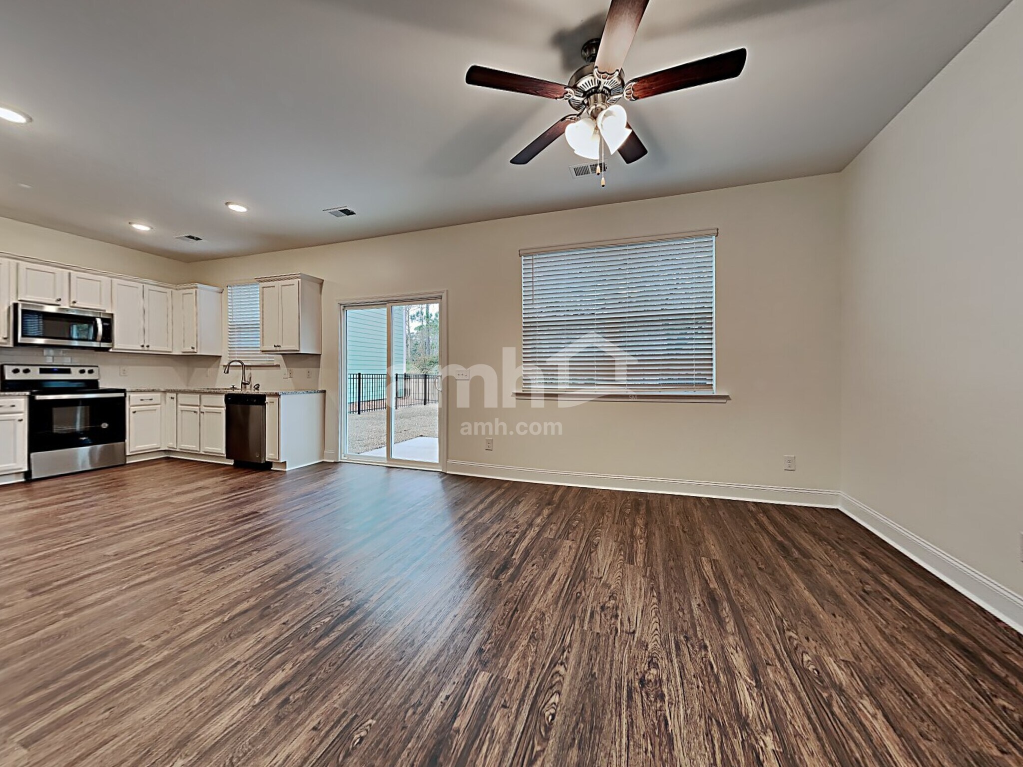Building Photo - 1818 Produce Ln
