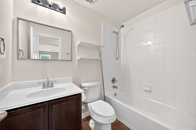 Building Photo - 2403 Summers Glen Ct