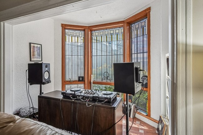 Building Photo - 38 Liberty Pl