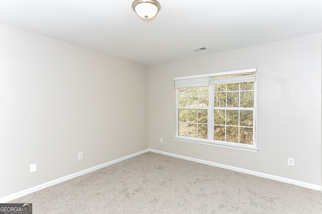 Building Photo - 5118 Upper Elm St