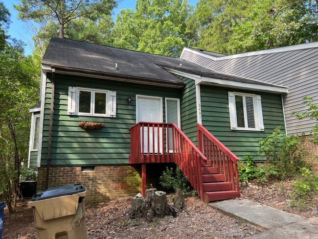 Building Photo - 4 Bed | 2 Bath Townhouse near NCSU - Stude...