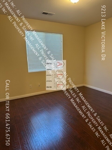 Building Photo - 9213 Lake Victoria Dr