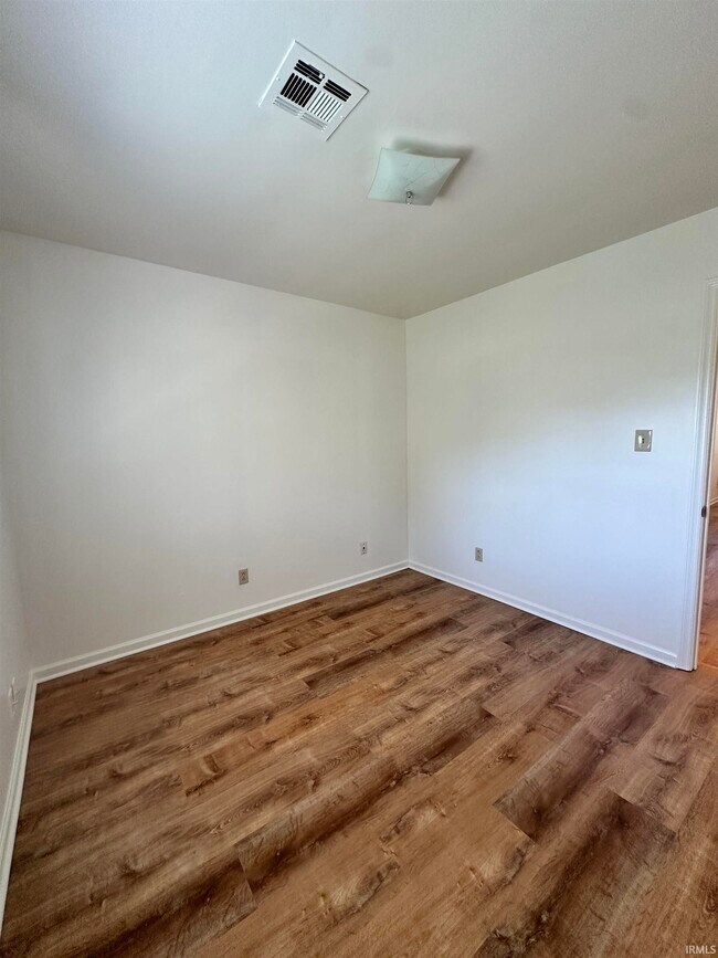 Building Photo - 613 Cypress St