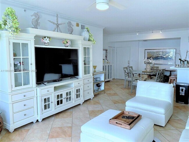 Building Photo - 2080 S Ocean Dr