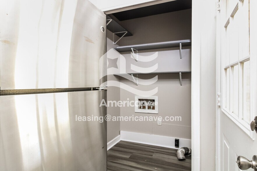 Building Photo - 713 Frieden St