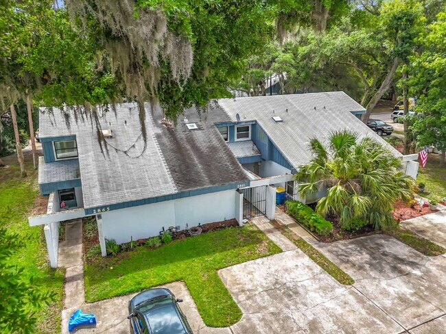 Building Photo - 2857 Wonderwood Ln