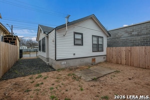 Building Photo - 325 S Hackberry St