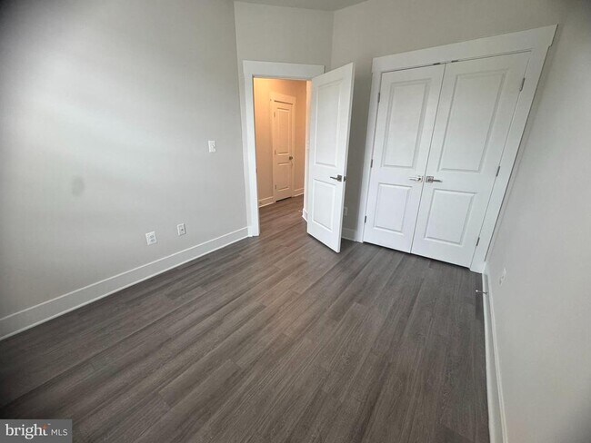 Building Photo - 203 Pomegranate Ln
