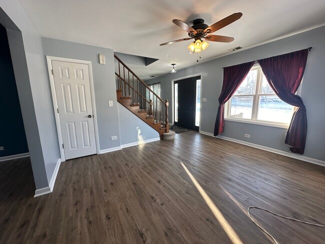 Building Photo - 33351 N Park St