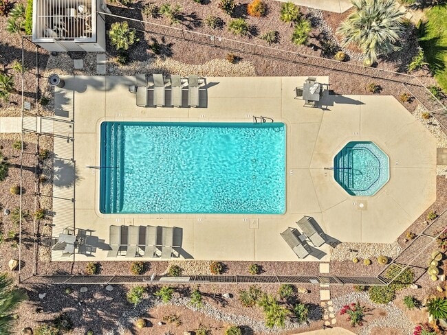 Building Photo - 76658 Daffodil Dr